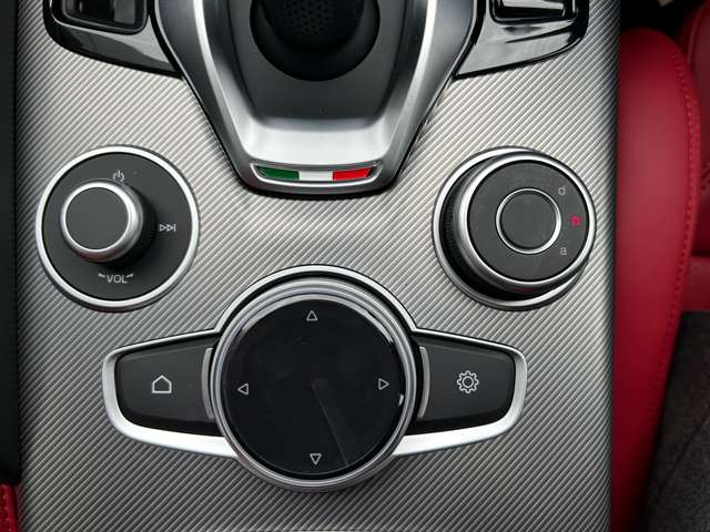 アルファロメオ ジュリア ２．０ ターボ ヴェローチェ R5年 (東北) 99