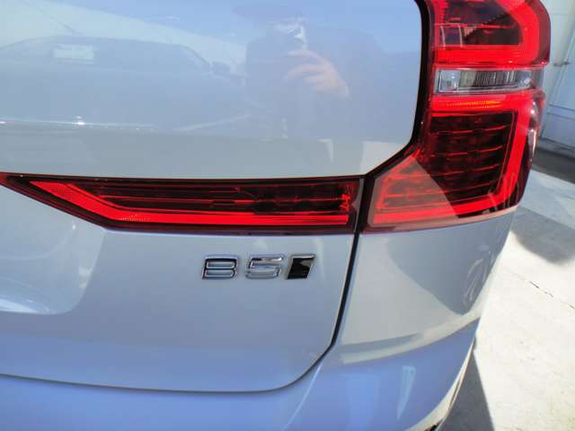 ボルボ ＸＣ６０ Ｂ５ ＡＷＤ インスクリプション ４ＷＤ R3年 (東北) 99