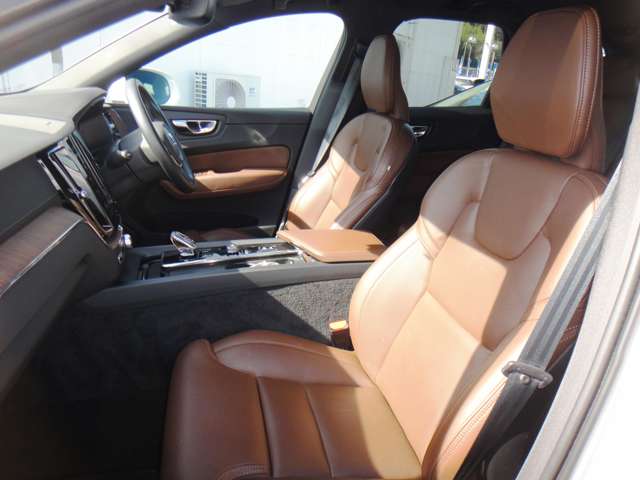 ボルボ ＸＣ６０ Ｂ５ ＡＷＤ インスクリプション ４ＷＤ R3年 (東北) 99