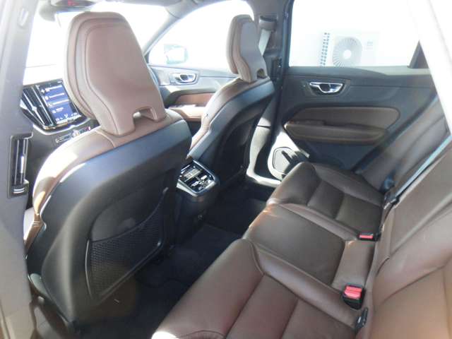 ボルボ ＸＣ６０ Ｂ５ ＡＷＤ インスクリプション ４ＷＤ R3年 (東北) 99