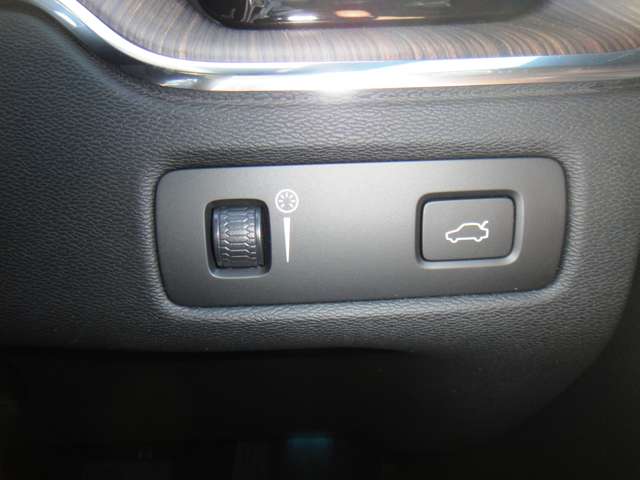 ボルボ ＸＣ６０ Ｂ５ ＡＷＤ インスクリプション ４ＷＤ R3年 (東北) 99