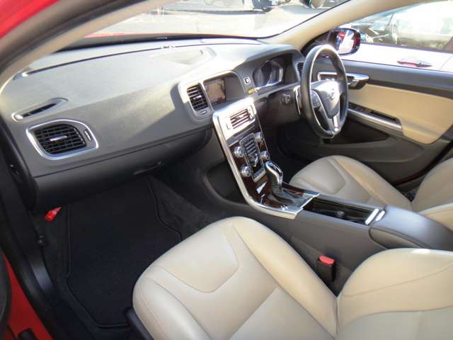 ボルボ Ｖ６０クロスカントリー Ｄ４ クラシック ディーゼルターボ H30年 (東北) 99