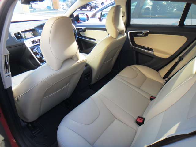 ボルボ Ｖ６０クロスカントリー Ｄ４ クラシック ディーゼルターボ H30年 (東北) 99