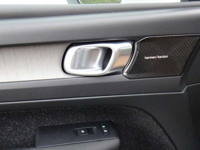 ボルボ ＸＣ４０ Ｔ４ ＡＷＤ インスクリプション ４ＷＤ R1年 (東北) 99