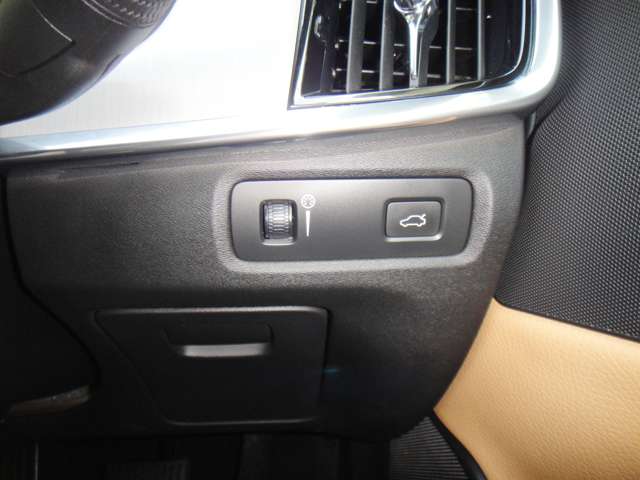 ボルボ Ｖ９０ Ｔ５　モメンタム H29年 (東北) 99