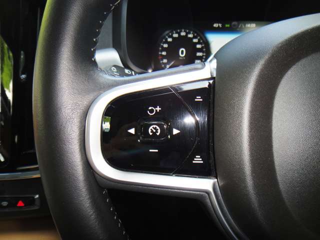 ボルボ Ｖ９０ Ｔ５　モメンタム H29年 (東北) 99