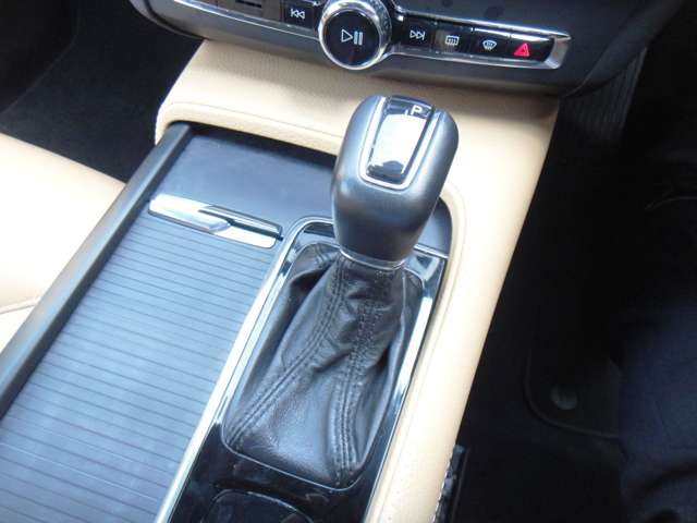 ボルボ Ｖ９０ Ｔ５　モメンタム H29年 (東北) 99