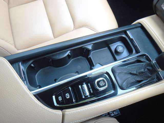 ボルボ Ｖ９０ Ｔ５　モメンタム H29年 (東北) 99