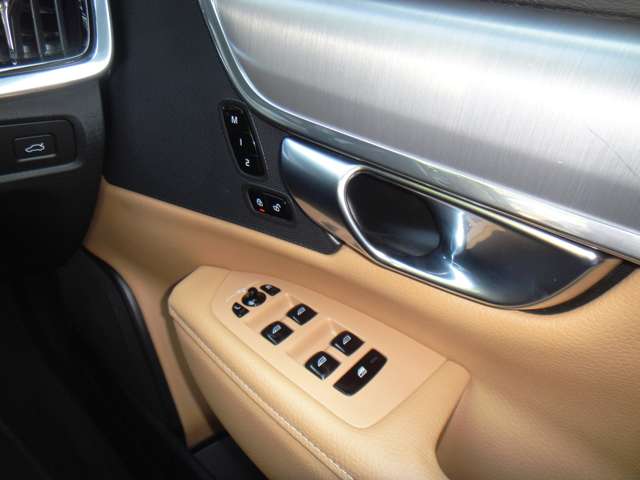 ボルボ Ｖ９０ Ｔ５　モメンタム H29年 (東北) 99