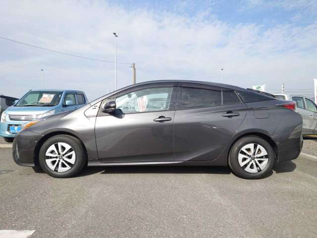 トヨタ プリウス １．８ Ａ H28年 (関東) 99