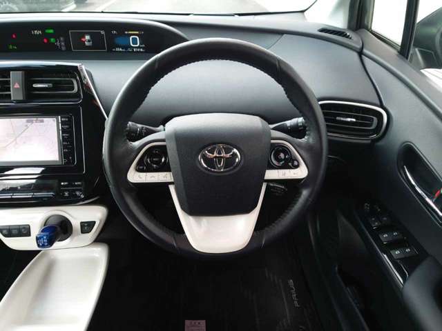 トヨタ プリウス １．８ Ａ H28年 (関東) 99