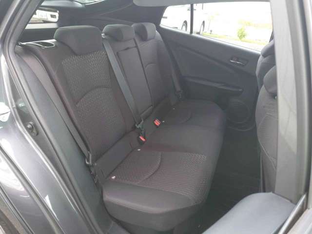 トヨタ プリウス １．８ Ａ H28年 (関東) 99