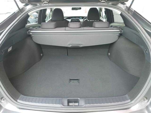 トヨタ プリウス １．８ Ａ H28年 (関東) 99