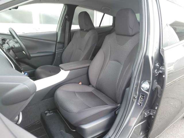 トヨタ プリウス １．８ Ａ H28年 (関東) 99