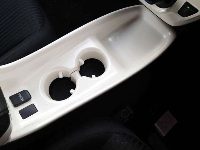 トヨタ プリウス １．８ Ａ H28年 (関東) 99