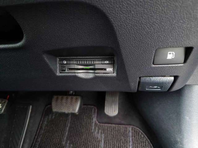 トヨタ プリウス １．８ Ａ H28年 (関東) 99