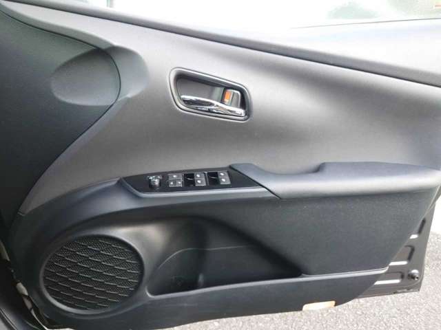 トヨタ プリウス １．８ Ａ H28年 (関東) 99