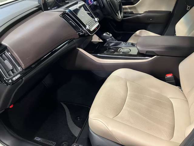 トヨタ クラウン　ハイブリッド ハイブリッド ２．５ Ｇ エグゼクティブ ＦＯＵＲ ４ＷＤ R1年 (北海道) 99