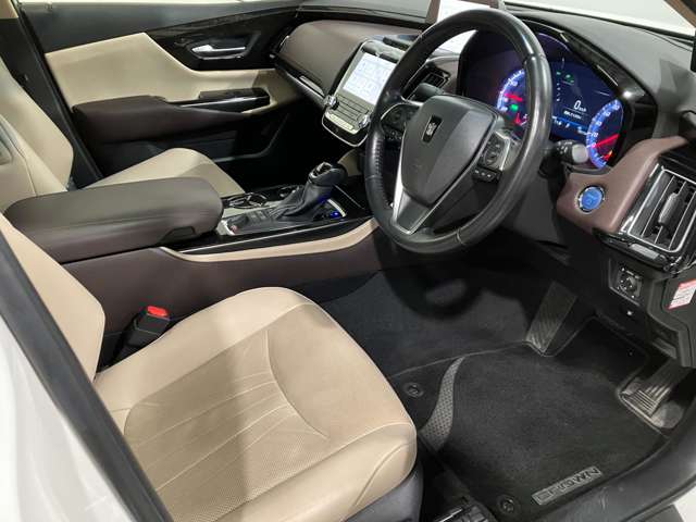 トヨタ クラウン　ハイブリッド ハイブリッド ２．５ Ｇ エグゼクティブ ＦＯＵＲ ４ＷＤ R1年 (北海道) 99