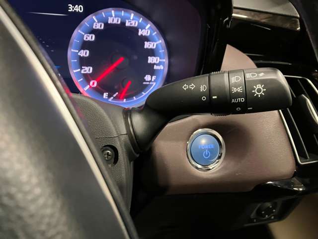 トヨタ クラウン　ハイブリッド ハイブリッド ２．５ Ｇ エグゼクティブ ＦＯＵＲ ４ＷＤ R1年 (北海道) 99