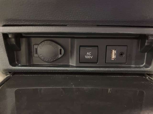 トヨタ クラウン　ハイブリッド ハイブリッド ２．５ Ｇ エグゼクティブ ＦＯＵＲ ４ＷＤ R1年 (北海道) 99