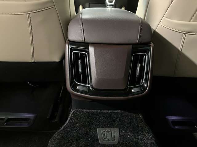 トヨタ クラウン　ハイブリッド ハイブリッド ２．５ Ｇ エグゼクティブ ＦＯＵＲ ４ＷＤ R1年 (北海道) 99