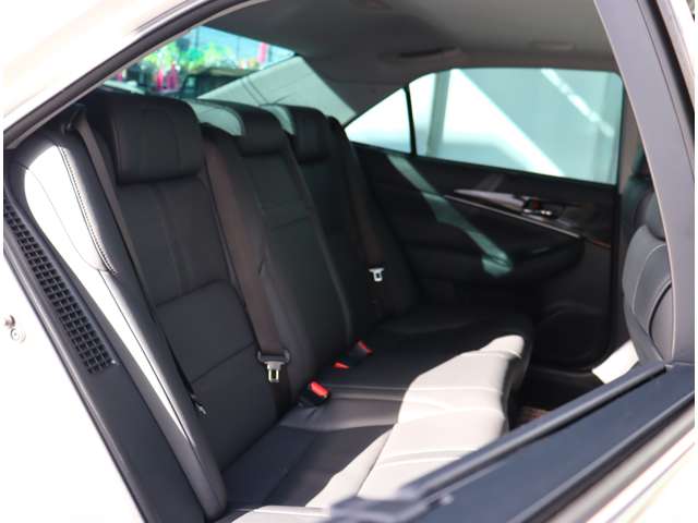 トヨタ クラウン　ハイブリッド ハイブリッド ２．５ Ｇ H26年 (関東) 99