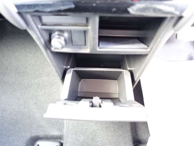 三菱 デリカ　Ｄ：５ ２．２ Ｇ パワーパッケージ ディーゼルターボ ４ＷＤ R4年 (東海) 99