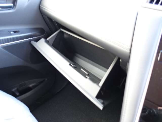 三菱 デリカ　Ｄ：５ ２．２ Ｇ パワーパッケージ ディーゼルターボ ４ＷＤ R4年 (東海) 99