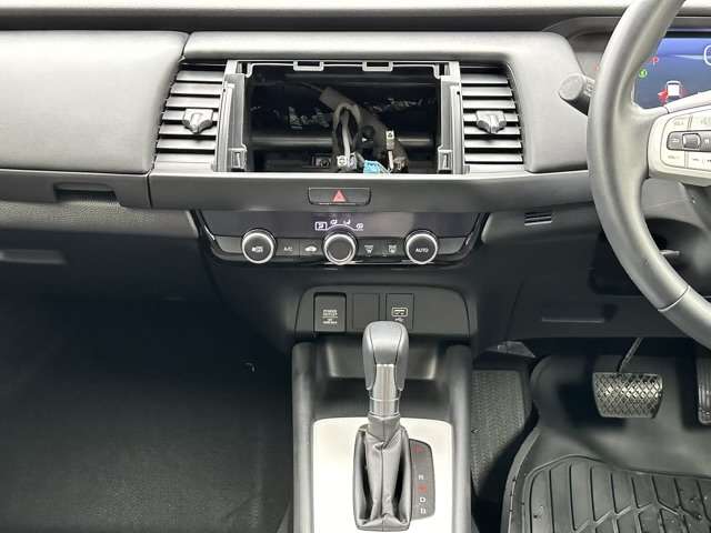 ホンダ フィット　ハイブリッド １．５ Ｅ：ＨＥＶ ホーム R5年 (東海) 99