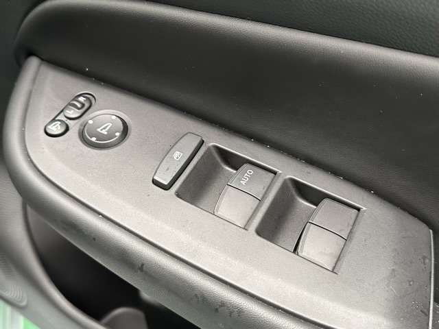 ホンダ フィット　ハイブリッド １．５ Ｅ：ＨＥＶ ホーム R5年 (東海) 99