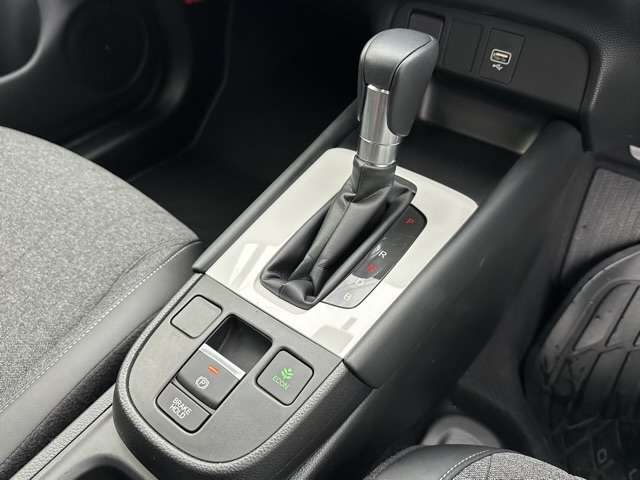 ホンダ フィット　ハイブリッド １．５ Ｅ：ＨＥＶ ホーム R5年 (東海) 99