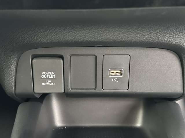 ホンダ フィット　ハイブリッド １．５ Ｅ：ＨＥＶ ホーム R5年 (東海) 99