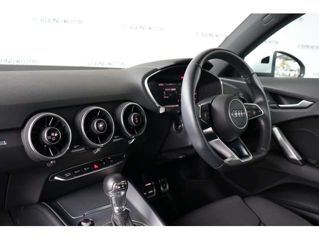 アウディ ＴＴ クーペ　１．８　ＴＦＳＩ　スタイルプラス H30年 (近畿) 99