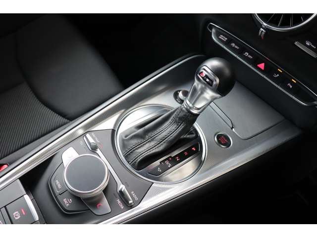 アウディ ＴＴ クーペ　１．８　ＴＦＳＩ　スタイルプラス H30年 (近畿) 99