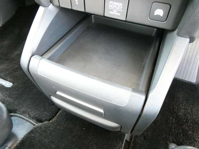 ホンダ オデッセイ　ハイブリッド ２．０ Ｅ：ＨＥＶ アブソルート ＥＸ R2年 (関東) 99