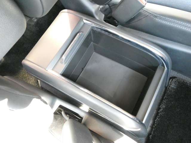 ホンダ オデッセイ　ハイブリッド ２．０ Ｅ：ＨＥＶ アブソルート ＥＸ R2年 (関東) 99