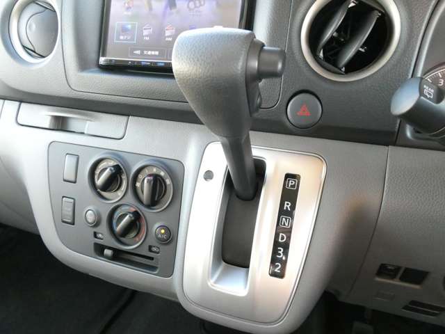 日産 ＮＶ３５０キャラバン ２．５ ＤＸ スーパーロングボディ ワイド ハイルーフ R2年 (関東) 99