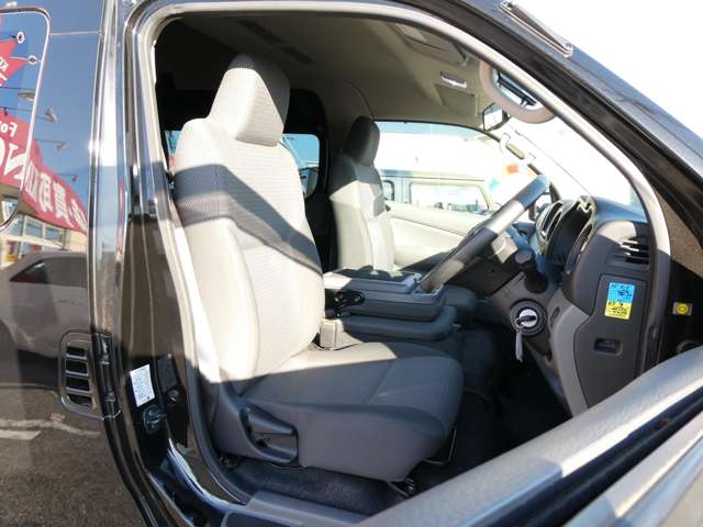 日産 ＮＶ３５０キャラバン ２．５ ＤＸ スーパーロングボディ ワイド ハイルーフ R2年 (関東) 99