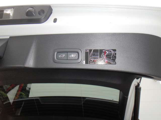 ボルボ ＸＣ４０ Ｔ５ ＡＷＤ Ｒデザイン ４ＷＤ R1年 (東北) 99