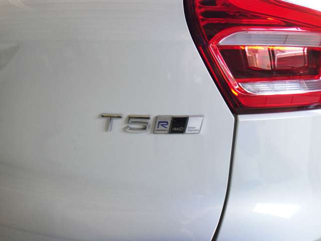 ボルボ ＸＣ４０ Ｔ５ ＡＷＤ Ｒデザイン ４ＷＤ R1年 (東北) 99