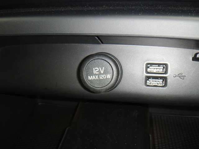 ボルボ ＸＣ４０ Ｔ５ ＡＷＤ Ｒデザイン ４ＷＤ R1年 (東北) 99