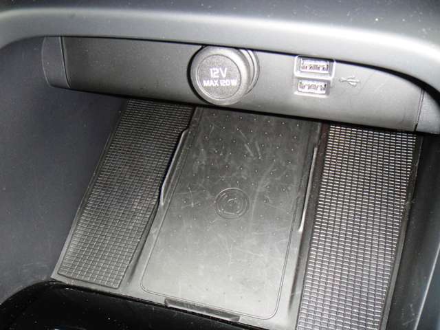 ボルボ ＸＣ４０ Ｔ５ ＡＷＤ Ｒデザイン ４ＷＤ R1年 (東北) 99