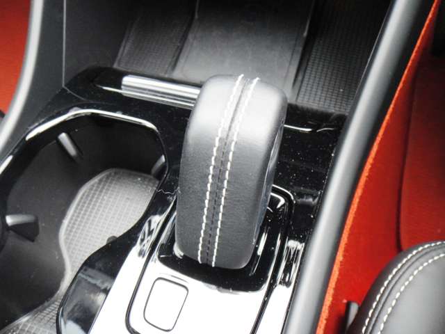 ボルボ ＸＣ４０ Ｔ５ ＡＷＤ Ｒデザイン ４ＷＤ R1年 (東北) 99