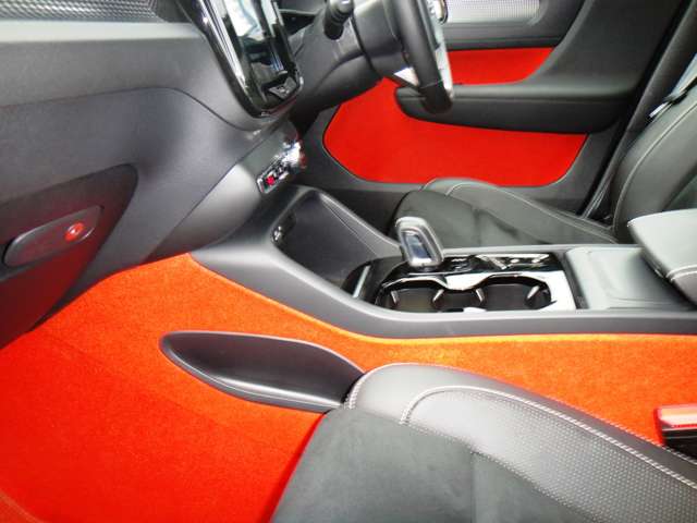 ボルボ ＸＣ４０ Ｔ５ ＡＷＤ Ｒデザイン ４ＷＤ R1年 (東北) 99