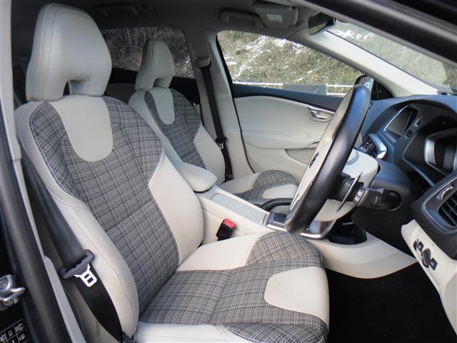 ボルボ Ｖ４０クロスカントリー Ｔ５ ＡＷＤ モメンタム ４ＷＤ H28年 (東北) 99