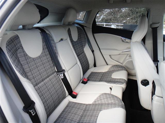 ボルボ Ｖ４０クロスカントリー Ｔ５ ＡＷＤ モメンタム ４ＷＤ H28年 (東北) 99