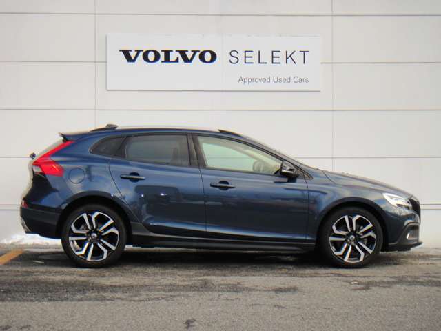 ボルボ Ｖ４０クロスカントリー Ｔ５ ＡＷＤ モメンタム ４ＷＤ H28年 (東北) 99