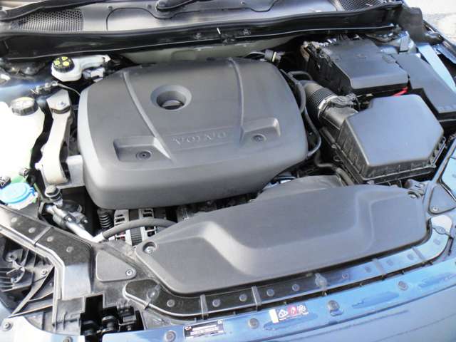 ボルボ Ｖ４０クロスカントリー Ｔ５ ＡＷＤ モメンタム ４ＷＤ H28年 (東北) 99