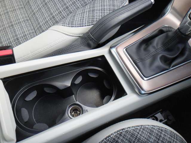 ボルボ Ｖ４０クロスカントリー Ｔ５ ＡＷＤ モメンタム ４ＷＤ H28年 (東北) 99